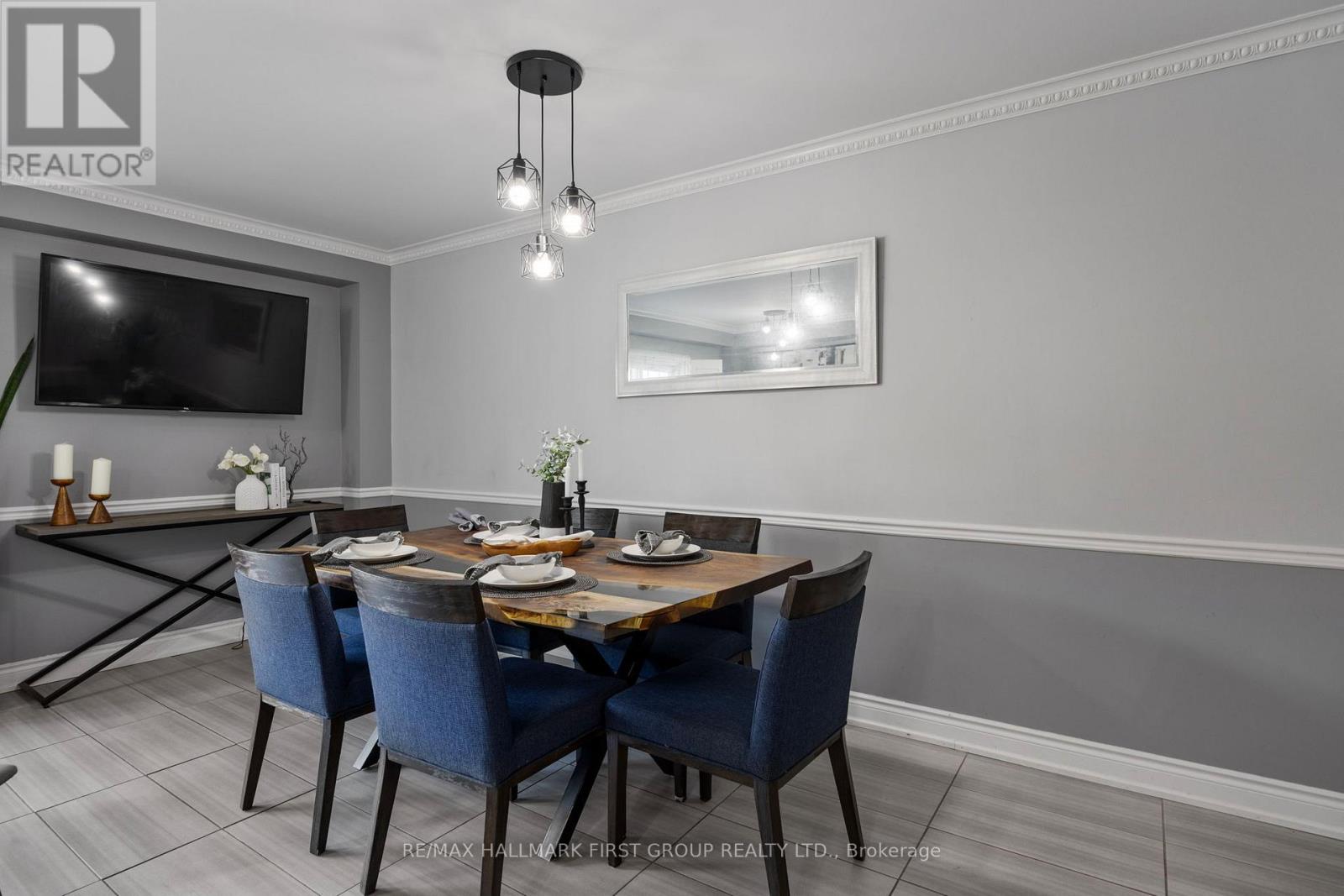 Photo 15 of 41 Silo Court, Brampton ON