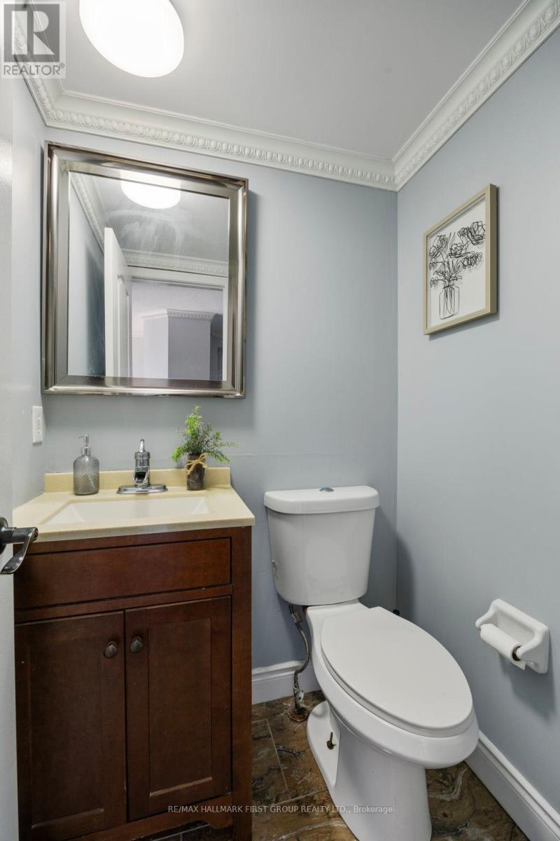 Photo 17 of 41 Silo Court, Brampton ON