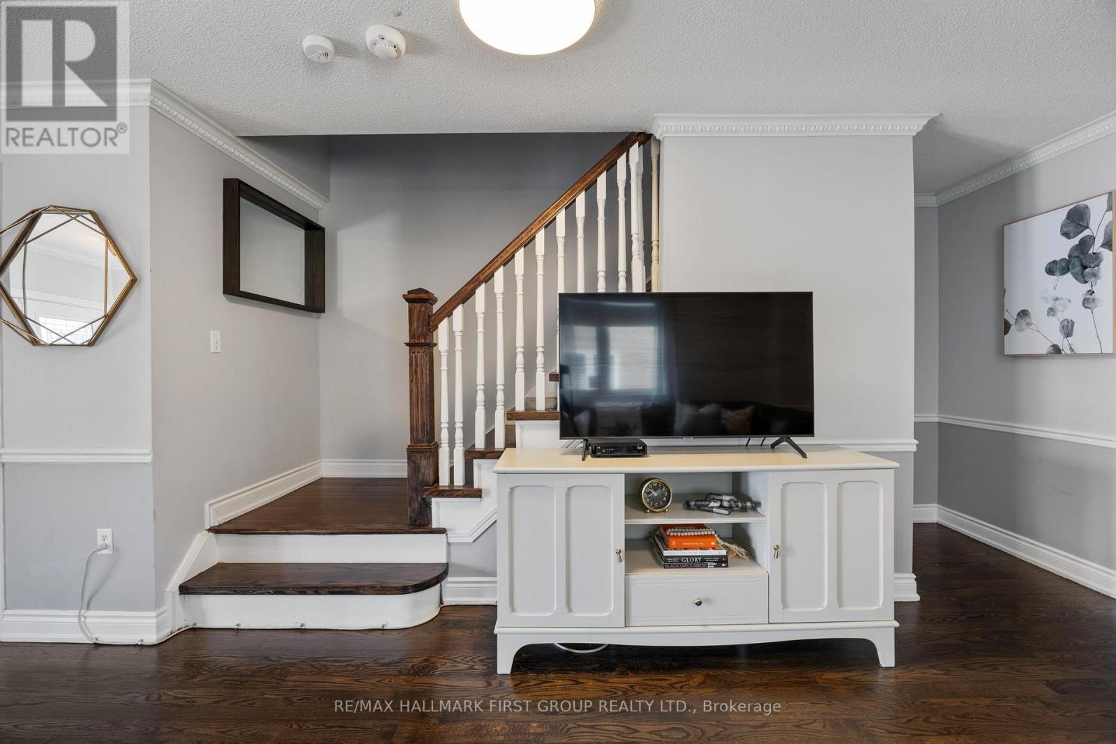 Photo 18 of 41 Silo Court, Brampton ON