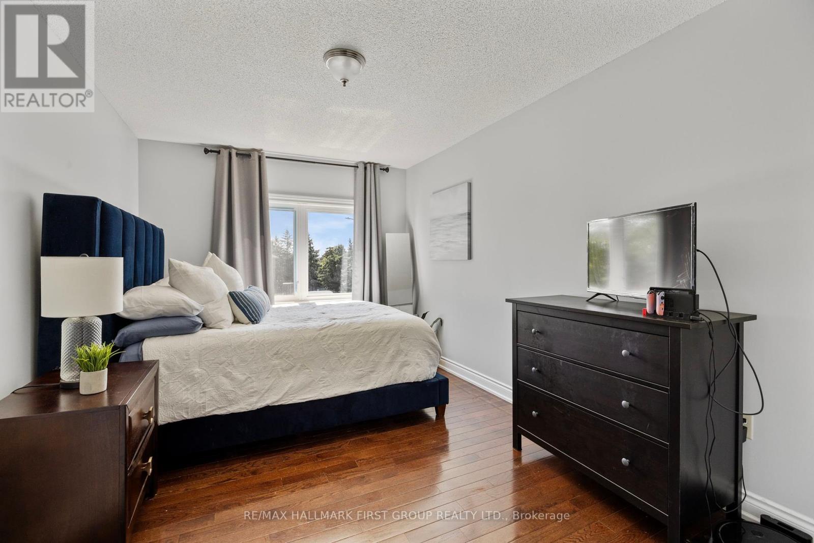 Photo 26 of 41 Silo Court, Brampton ON