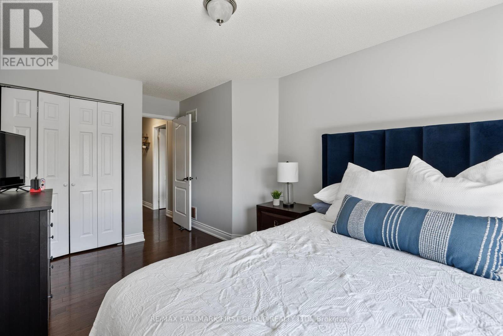Photo 27 of 41 Silo Court, Brampton ON