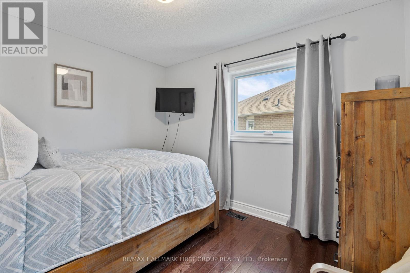 Photo 28 of 41 Silo Court, Brampton ON