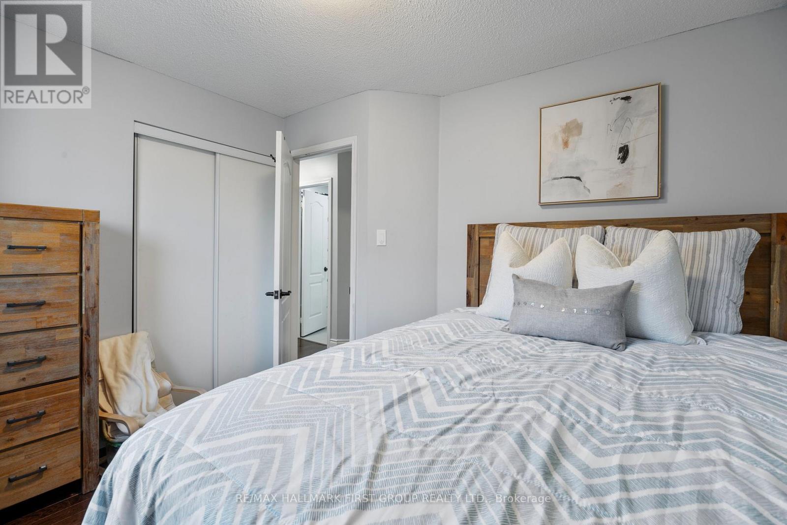 Photo 29 of 41 Silo Court, Brampton ON