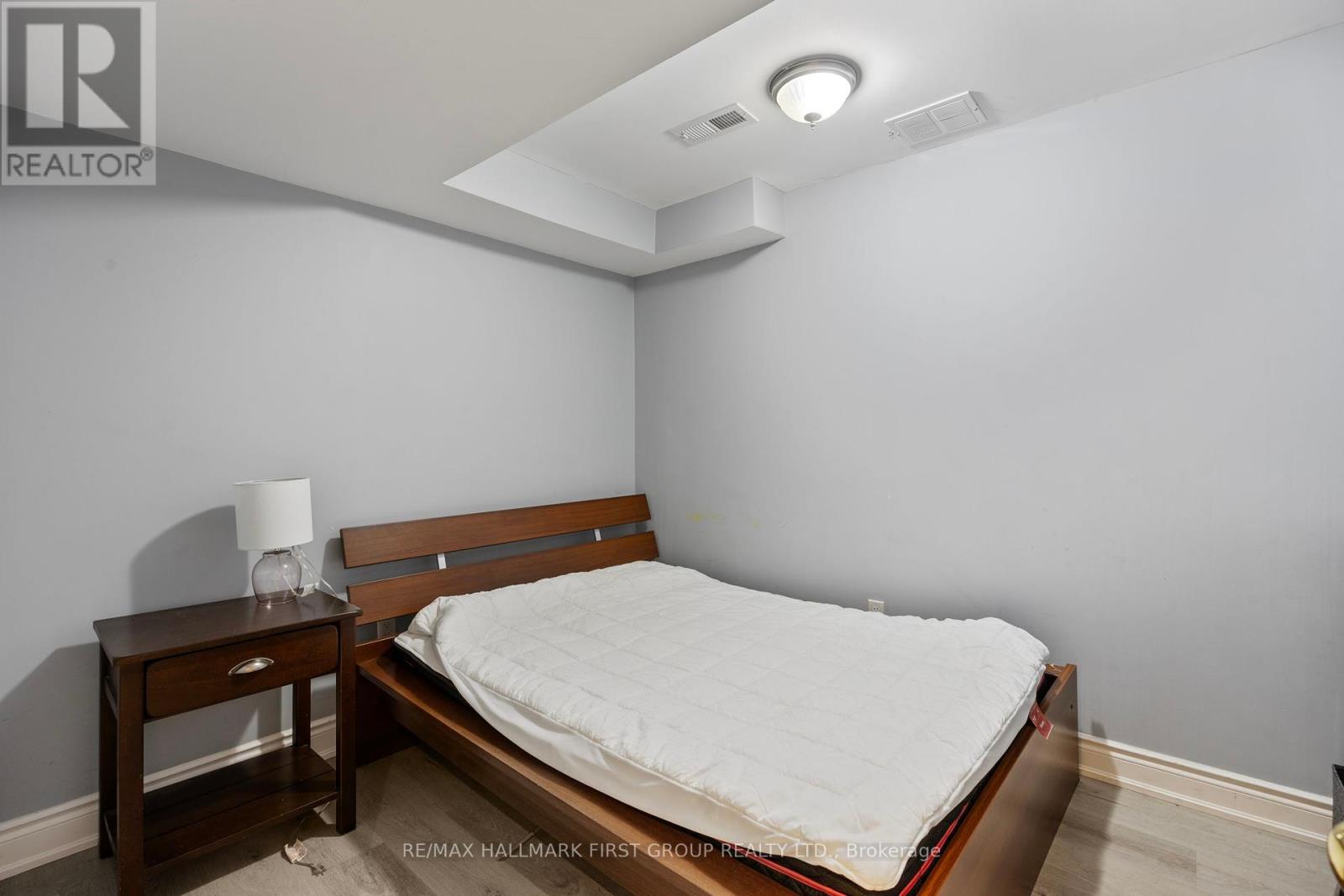 Photo 37 of 41 Silo Court, Brampton ON