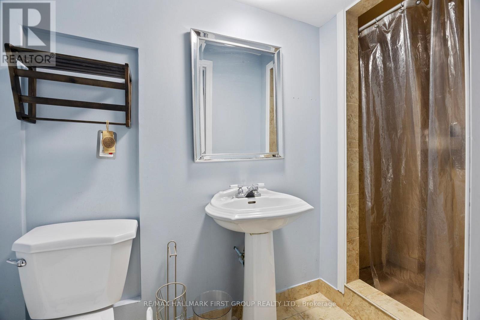 Photo 38 of 41 Silo Court, Brampton ON