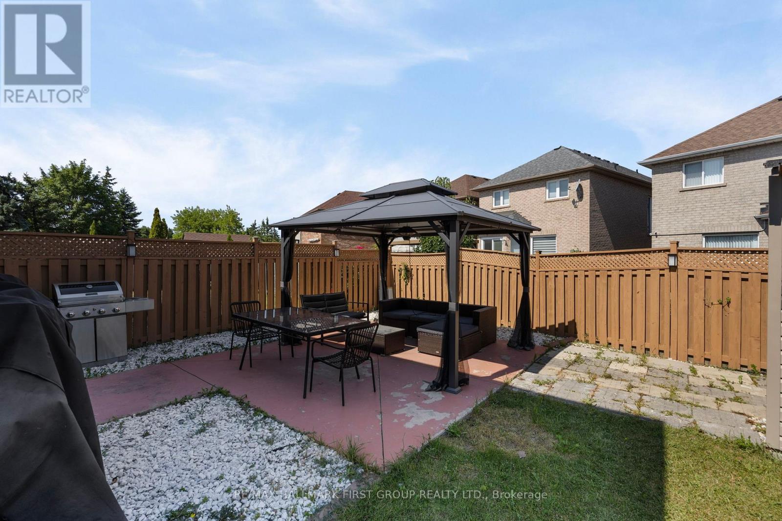 Photo 40 of 41 Silo Court, Brampton ON