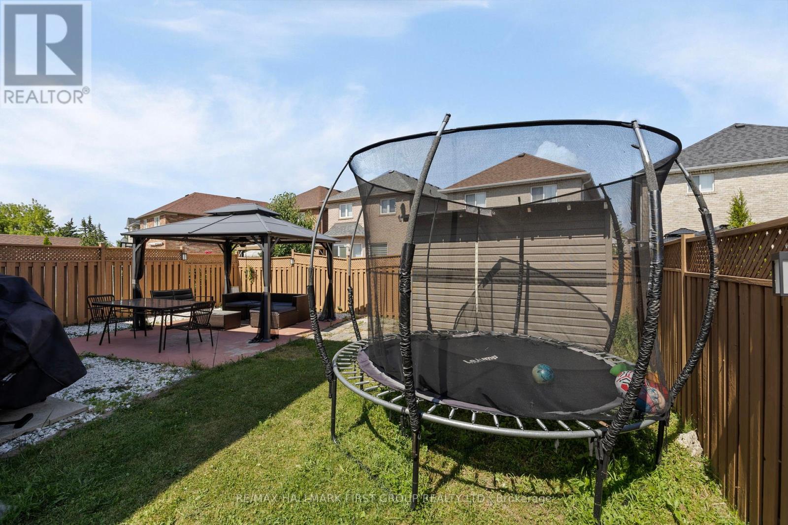 Photo 42 of 41 Silo Court, Brampton ON