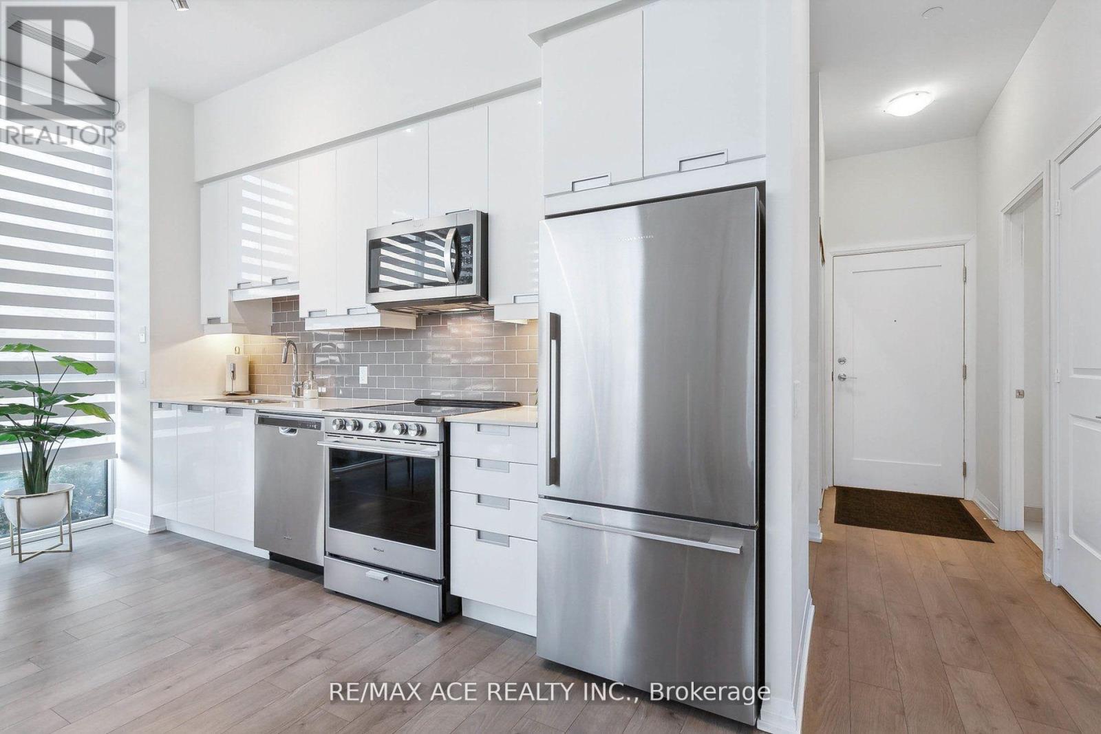Photo 33 of 101 65 Watergarden Drive, Mississauga ON