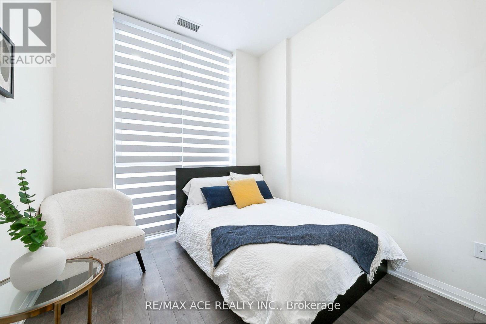 Photo 17 of 101 65 Watergarden Drive, Mississauga ON