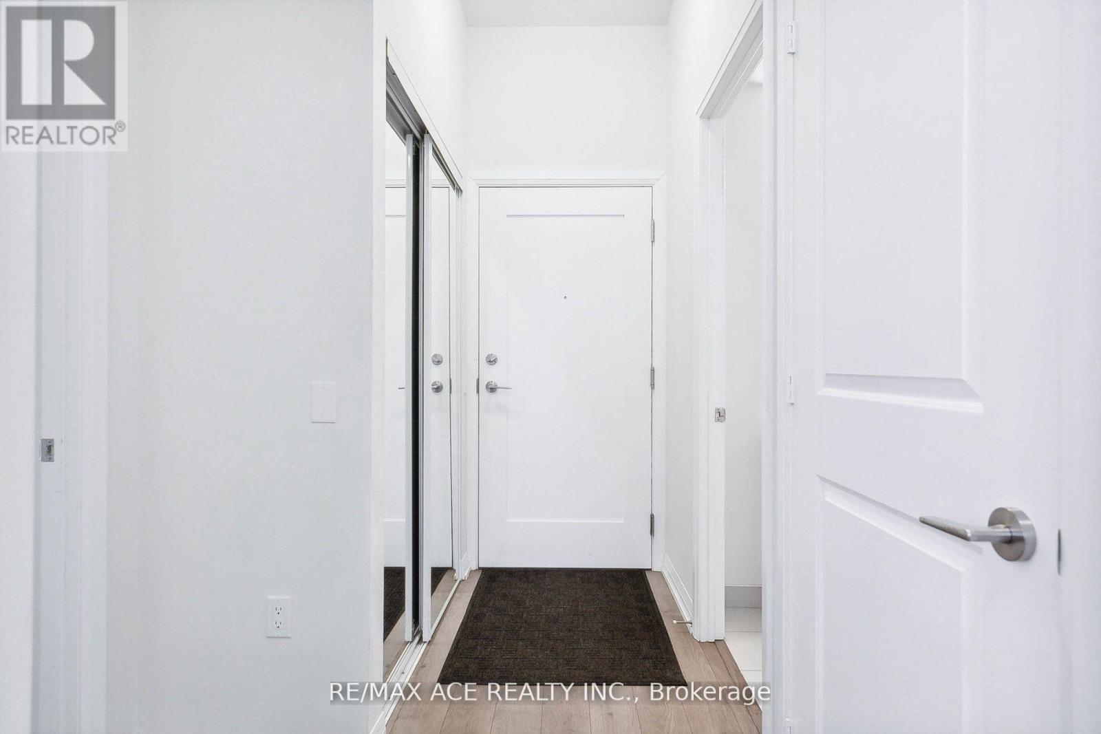 Photo 39 of 101 65 Watergarden Drive, Mississauga ON