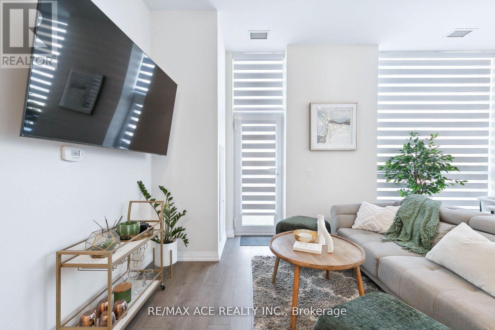 Photo 25 of 101 65 Watergarden Drive, Mississauga ON