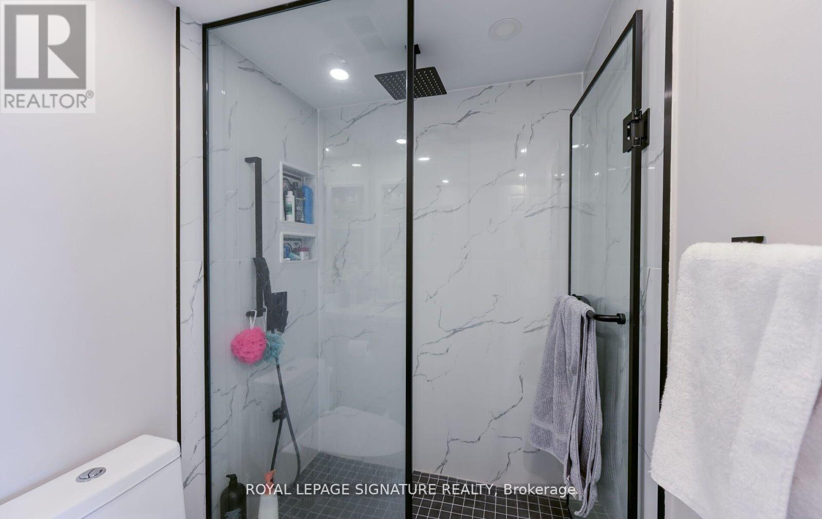 Photo 41 of 1126 25 Kingsbridge Garden Circle, Mississauga ON