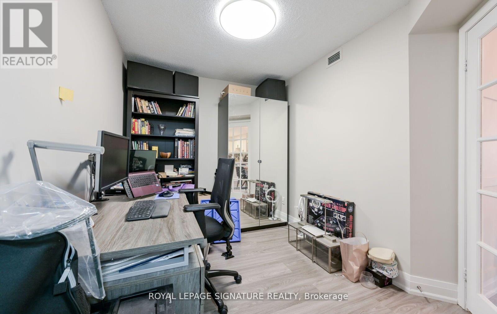 Photo 40 of 1126 25 Kingsbridge Garden Circle, Mississauga ON