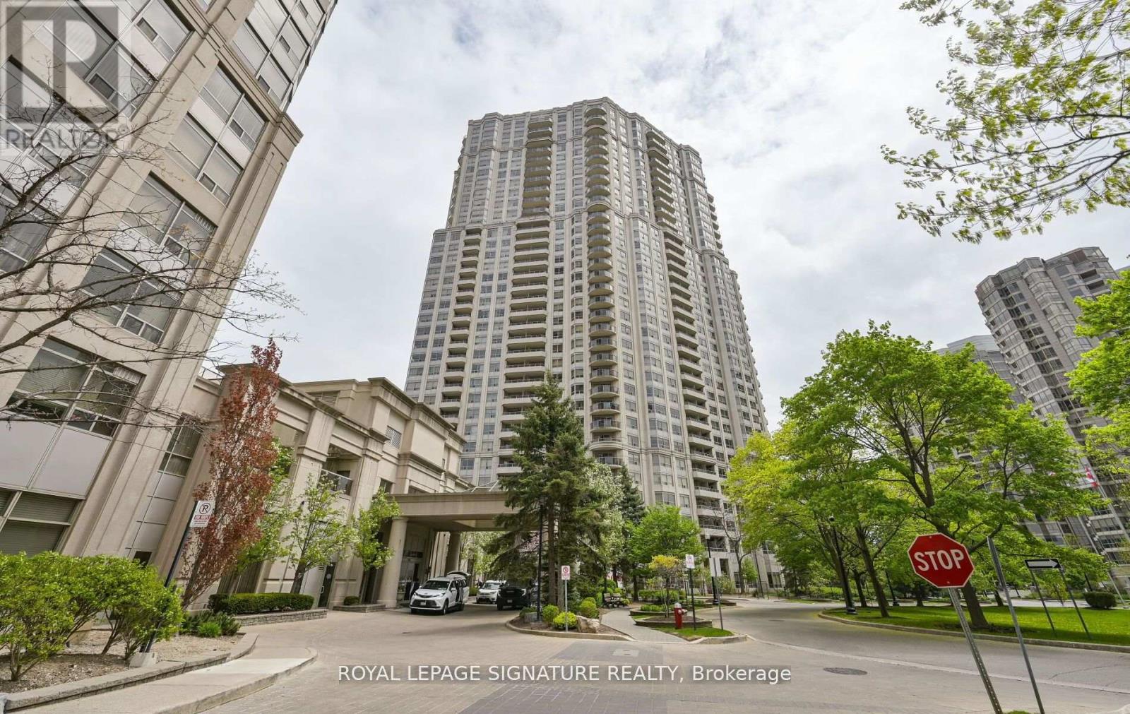 Photo 33 of 1126 25 Kingsbridge Garden Circle, Mississauga ON