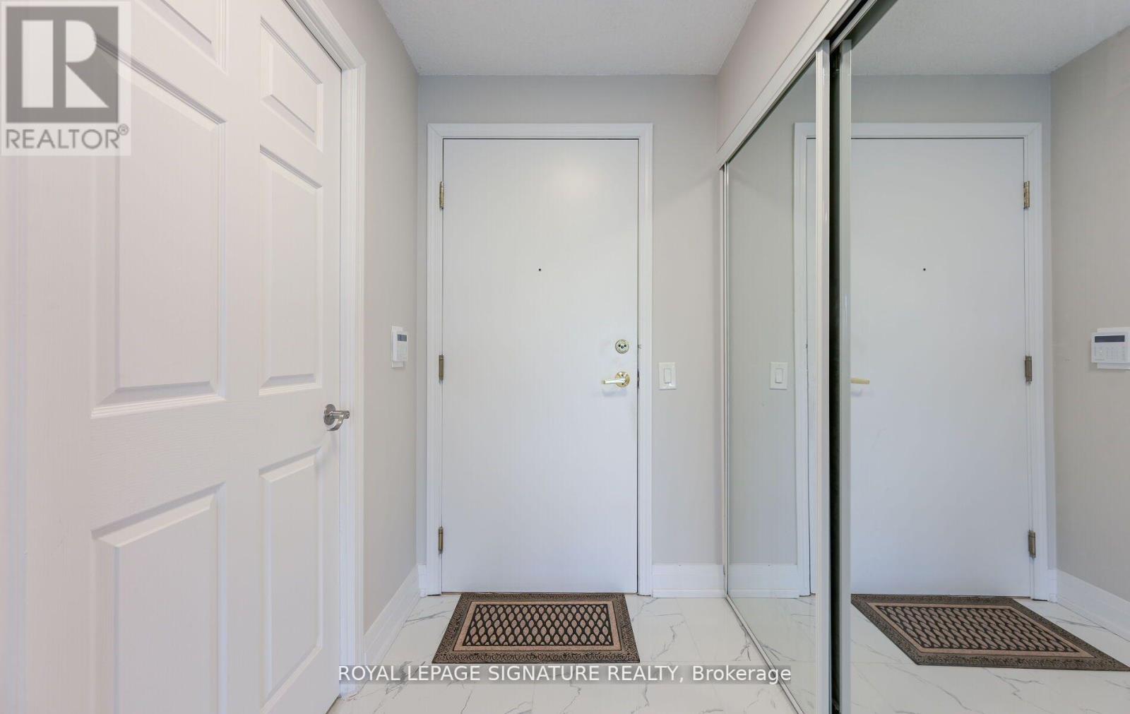 Photo 14 of 1126 25 Kingsbridge Garden Circle, Mississauga ON