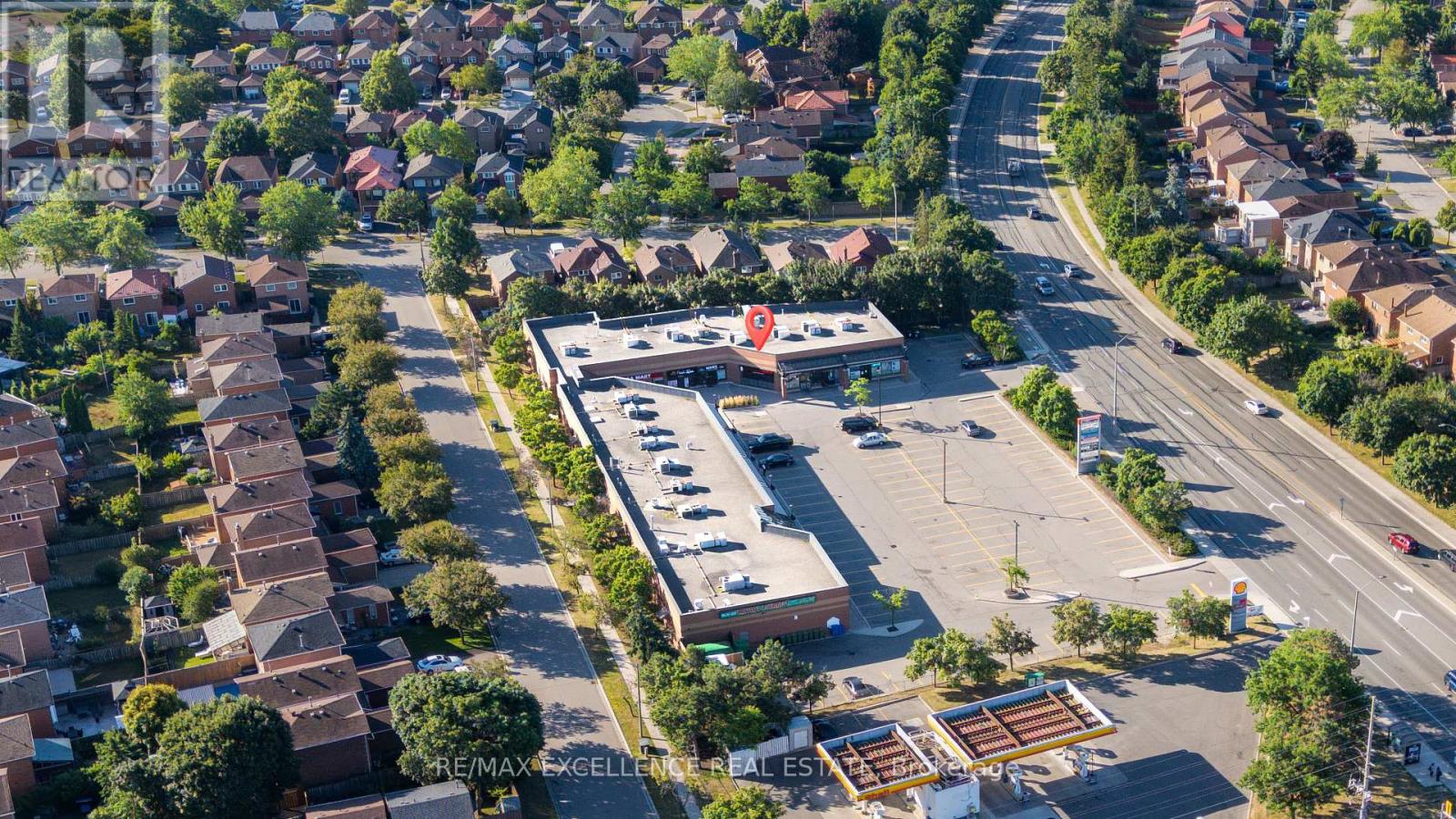 Photo 2 of 12 4665 Central Parkway E, Mississauga ON