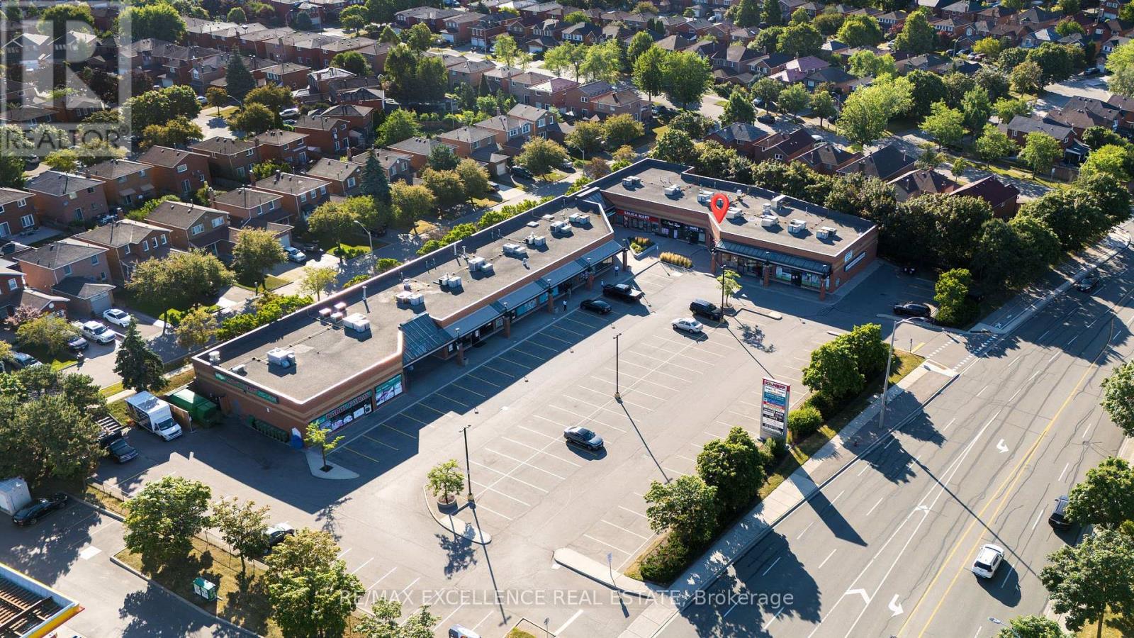 Photo 4 of 12 4665 Central Parkway E, Mississauga ON