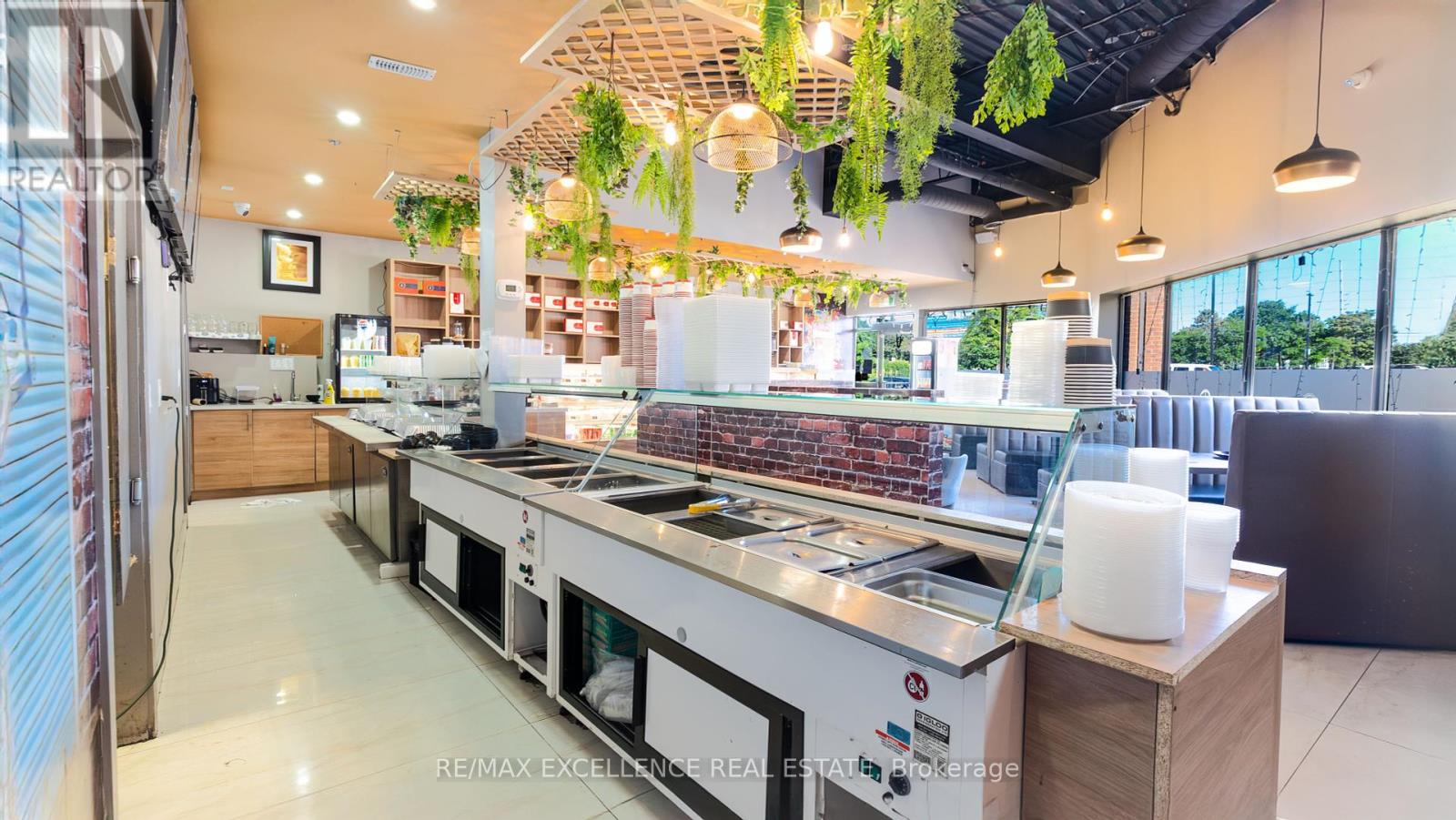 Photo 1 of 12 4665 Central Parkway E, Mississauga ON