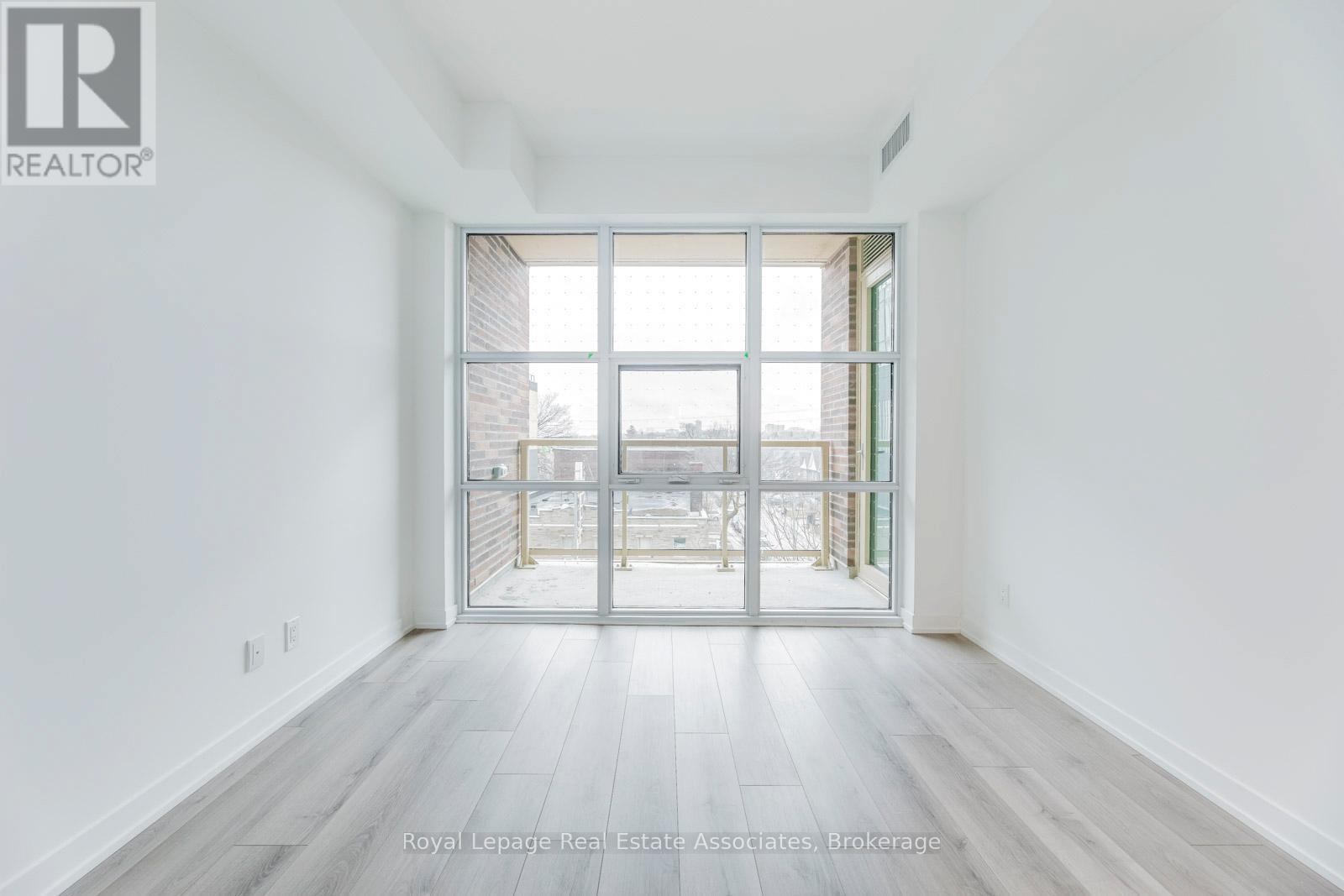 Photo 20 of 419 1787 St Clair Avenue W, Toronto ON