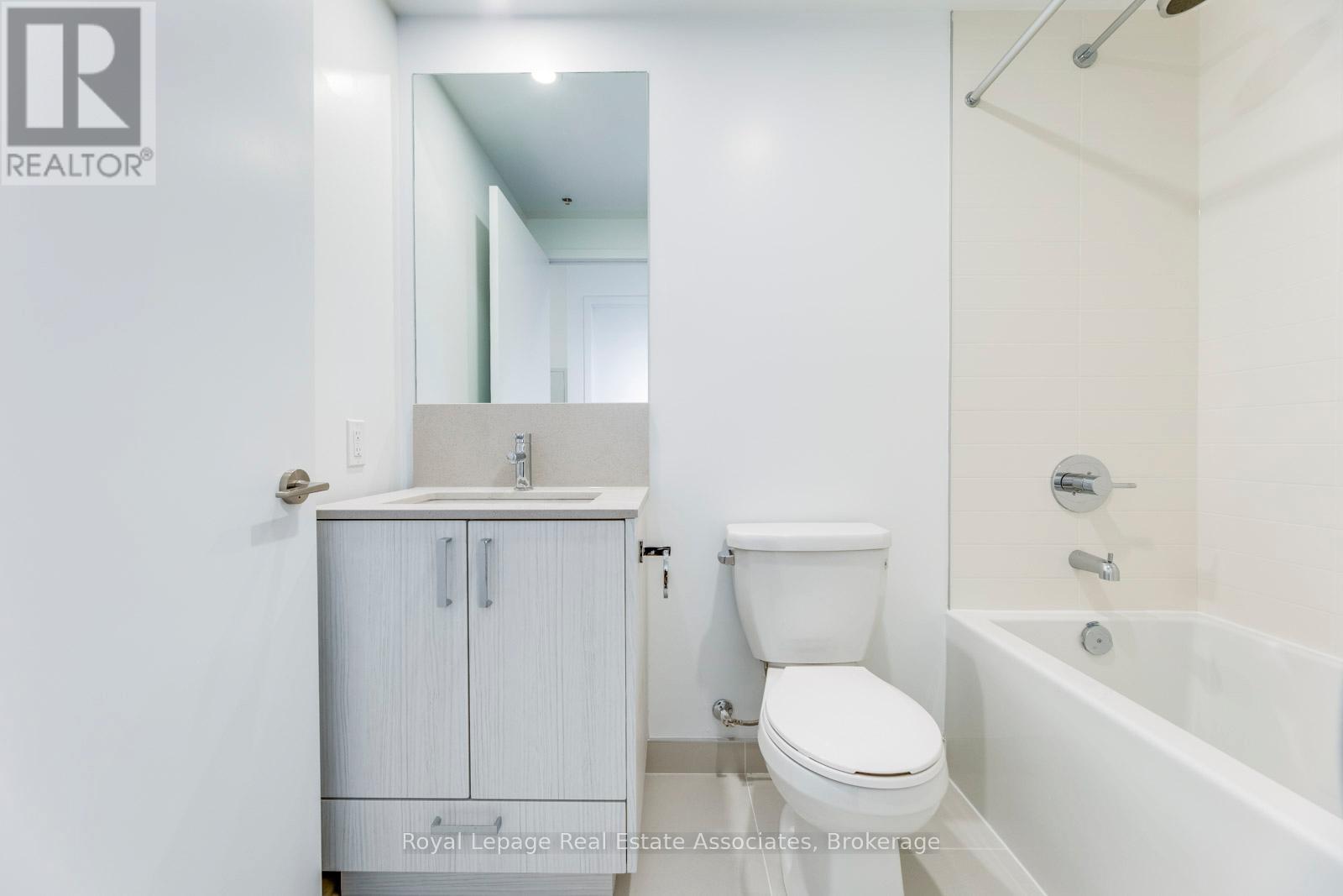 Photo 12 of 419 1787 St Clair Avenue W, Toronto ON