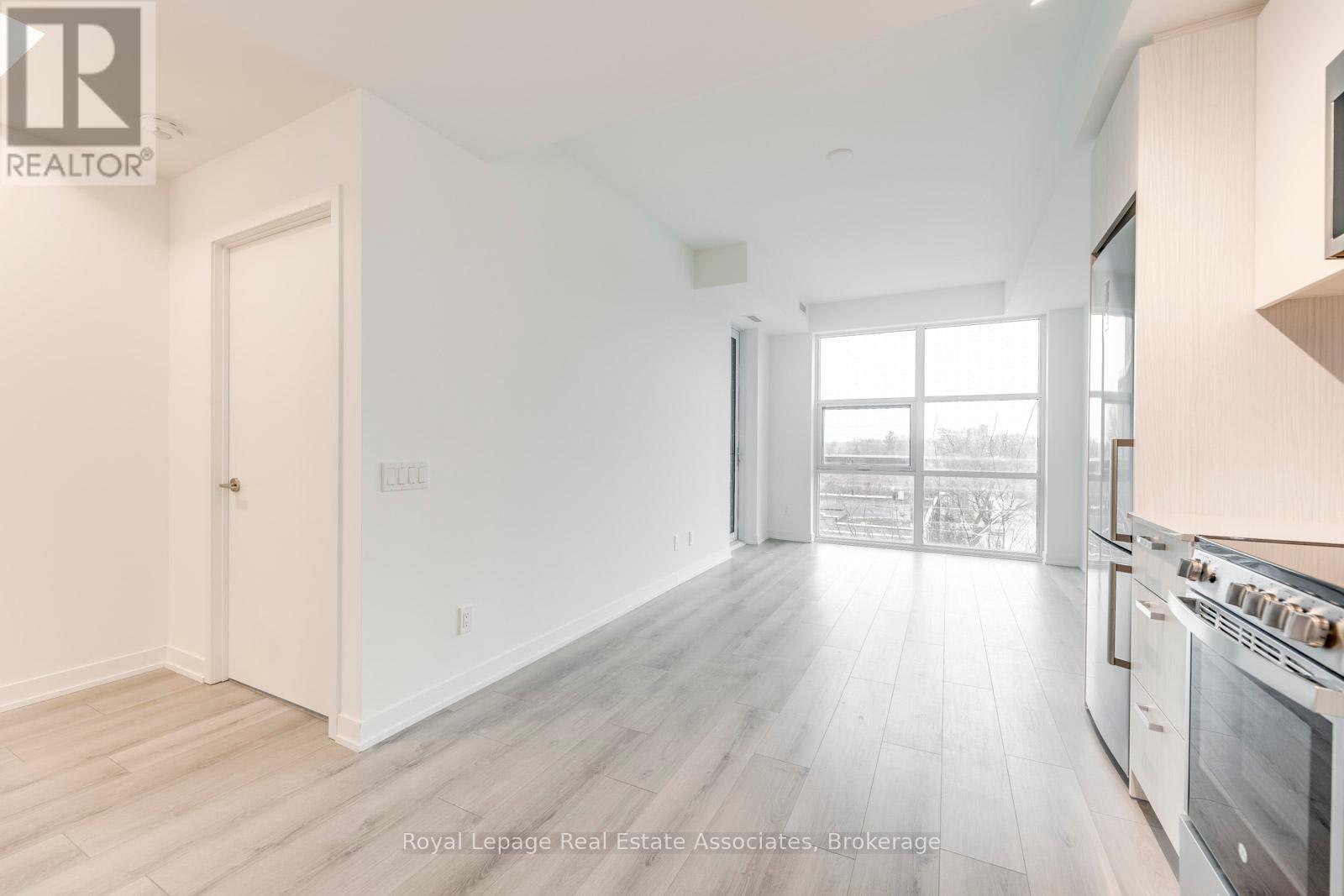 Photo 19 of 419 1787 St Clair Avenue W, Toronto ON