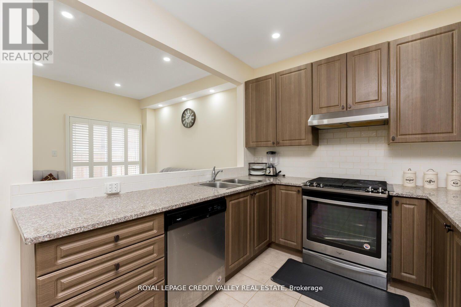 Photo 19 of 480 Downes Jackson Heights, Milton ON