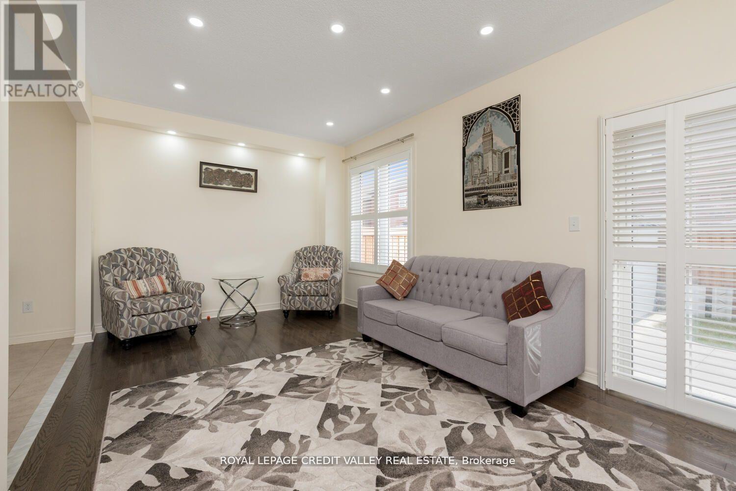 Photo 37 of 480 Downes Jackson Heights, Milton ON