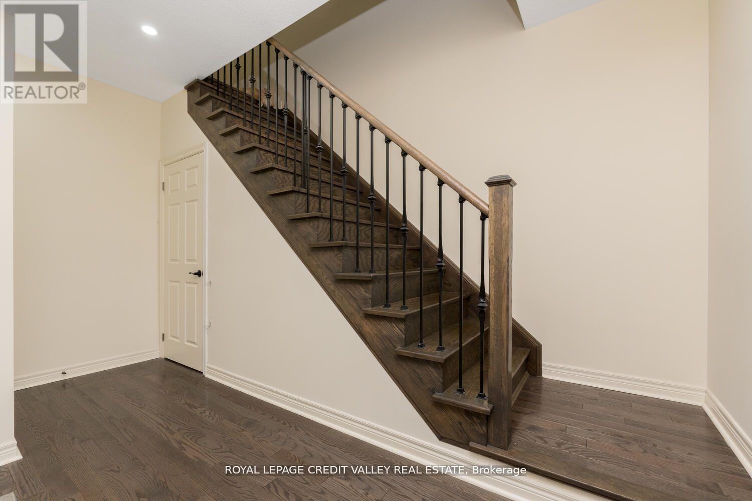 Photo 36 of 480 Downes Jackson Heights, Milton ON