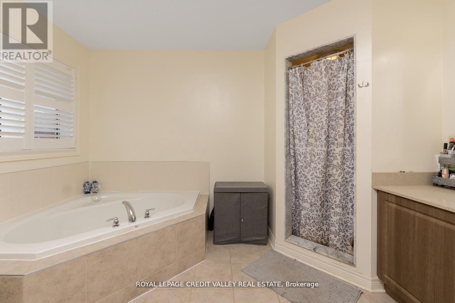 Photo 20 of 480 Downes Jackson Heights, Milton ON