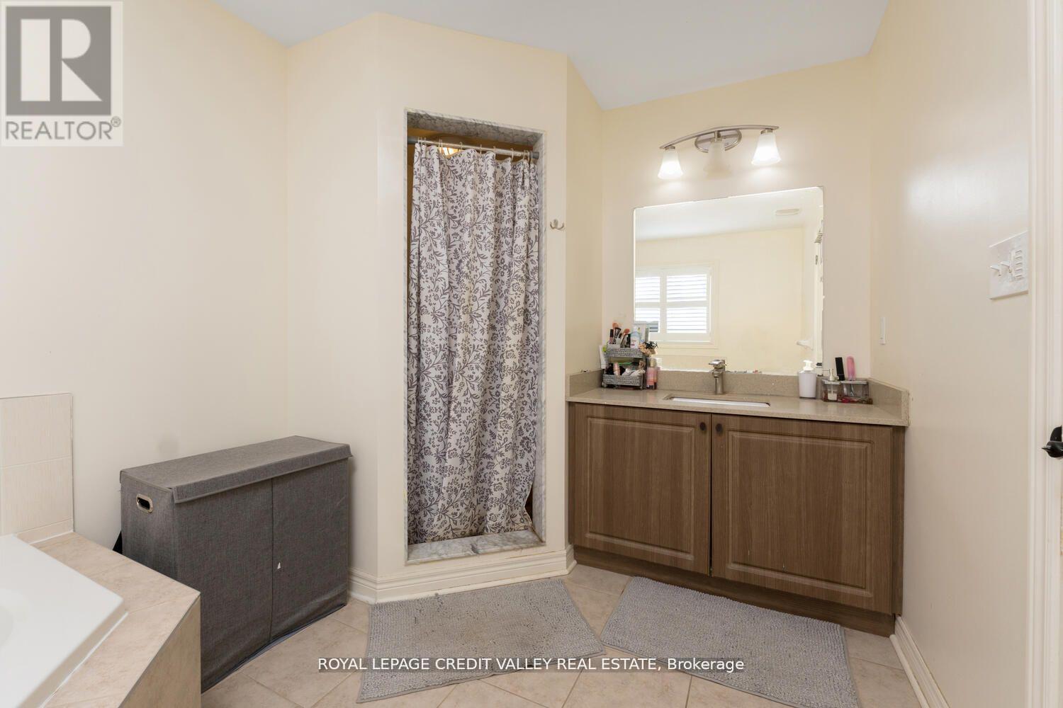Photo 33 of 480 Downes Jackson Heights, Milton ON