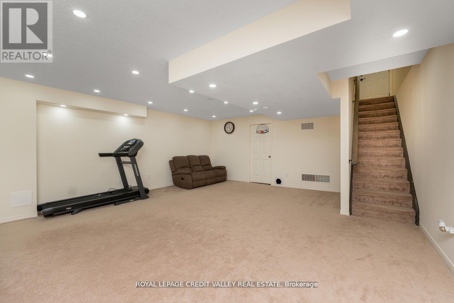 Photo 9 of 480 Downes Jackson Heights, Milton ON