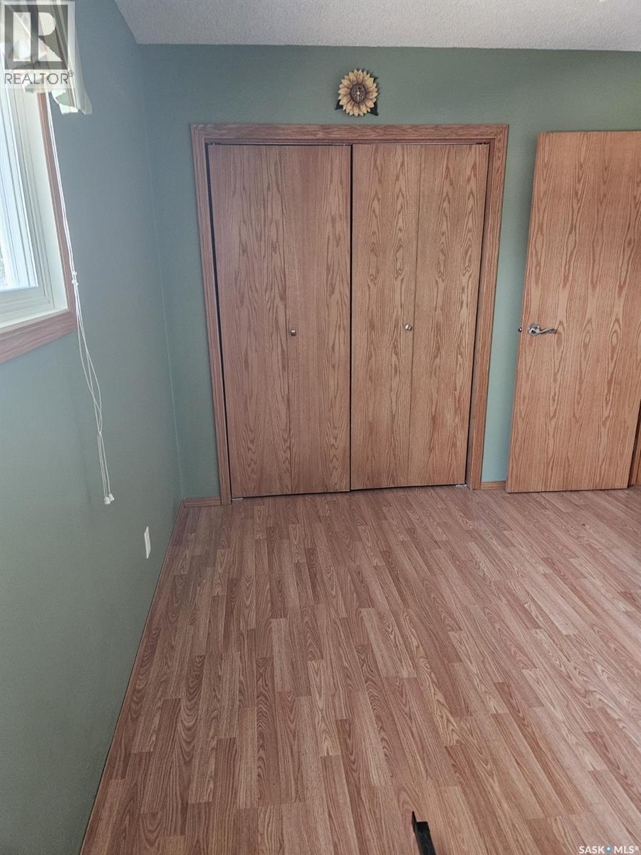 Photo 3 of 401 Sovereign Crescent, Rosetown SK