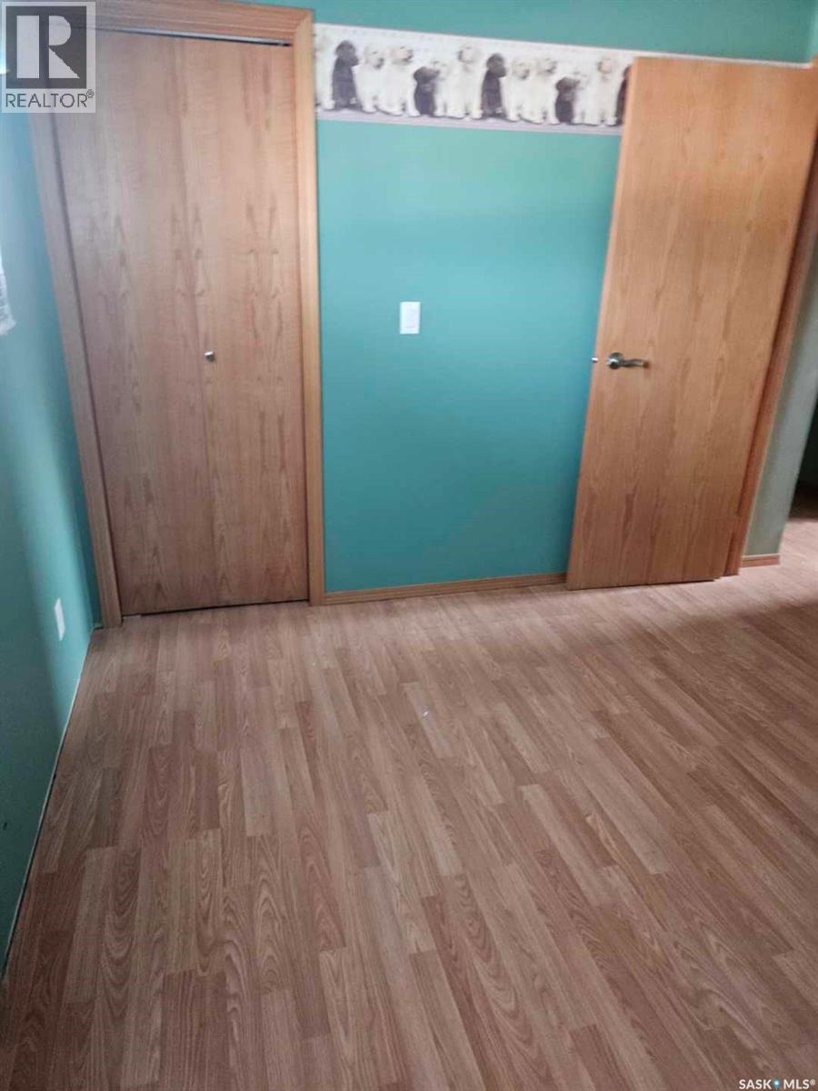 Photo 16 of 401 Sovereign Crescent, Rosetown SK