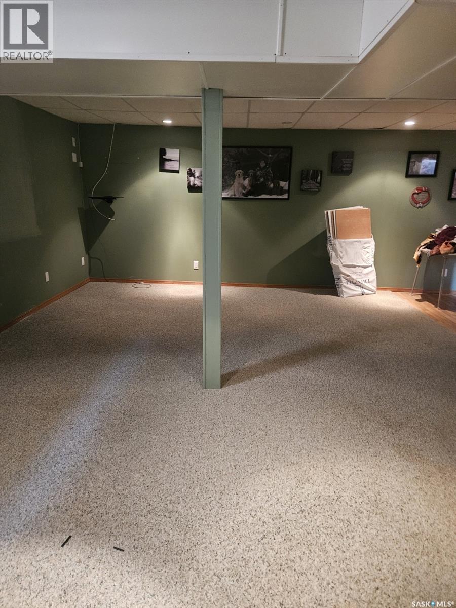 Photo 17 of 401 Sovereign Crescent, Rosetown SK