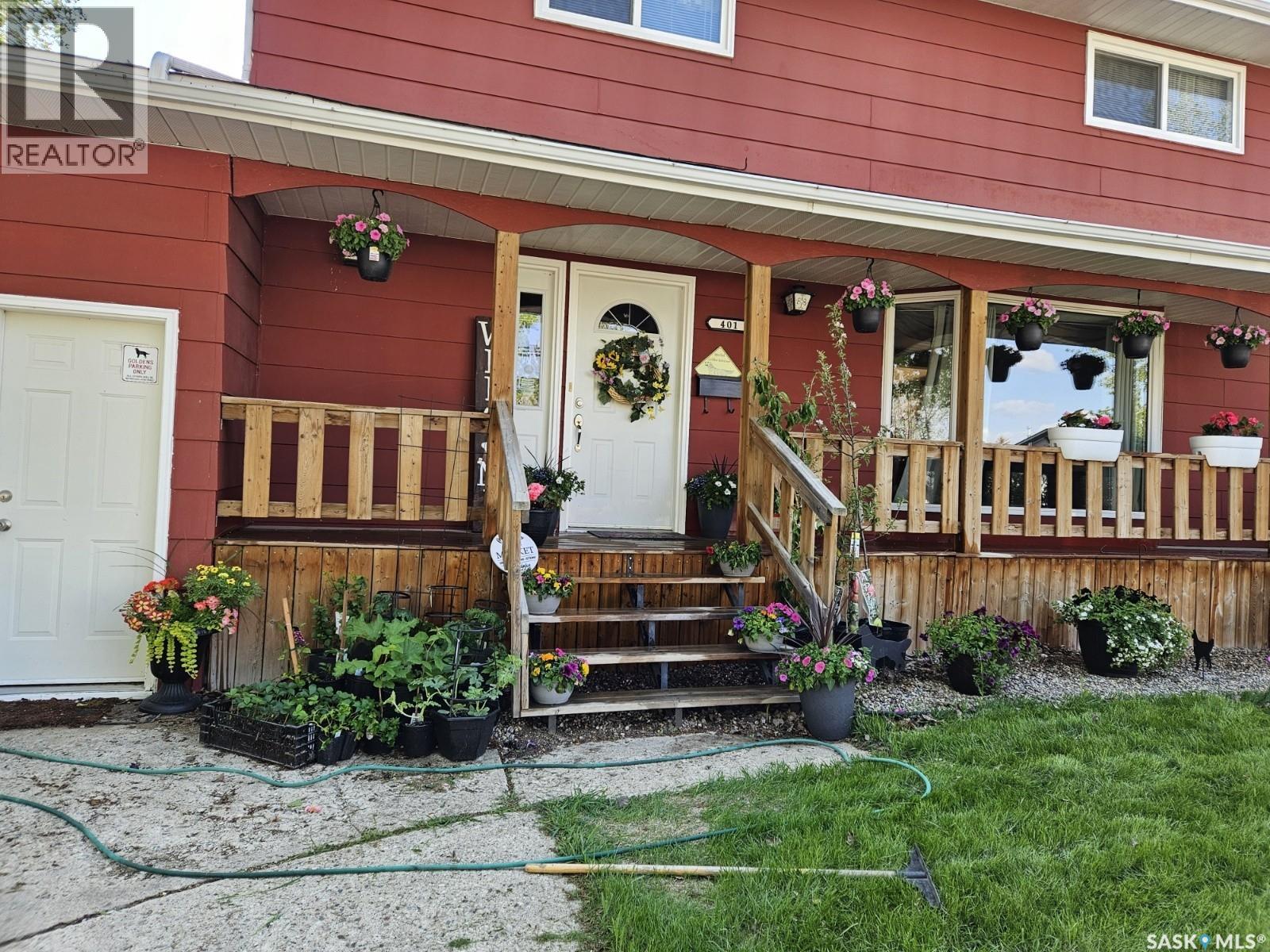 Photo 23 of 401 Sovereign Crescent, Rosetown SK