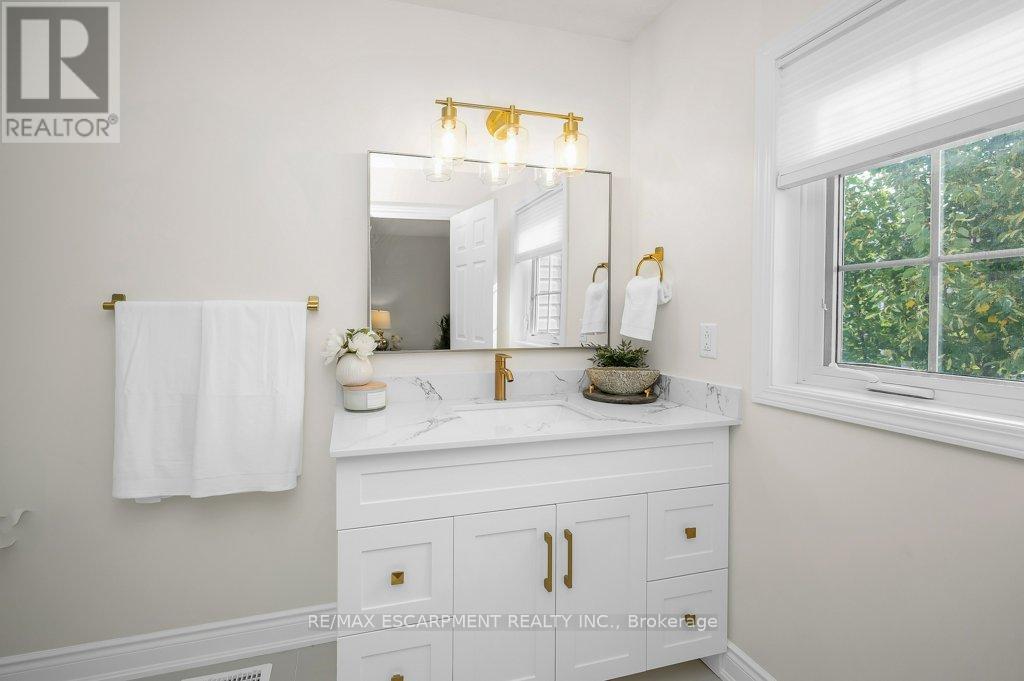 Photo 6 of 14 355 Fisher Mills Road, Cambridge ON