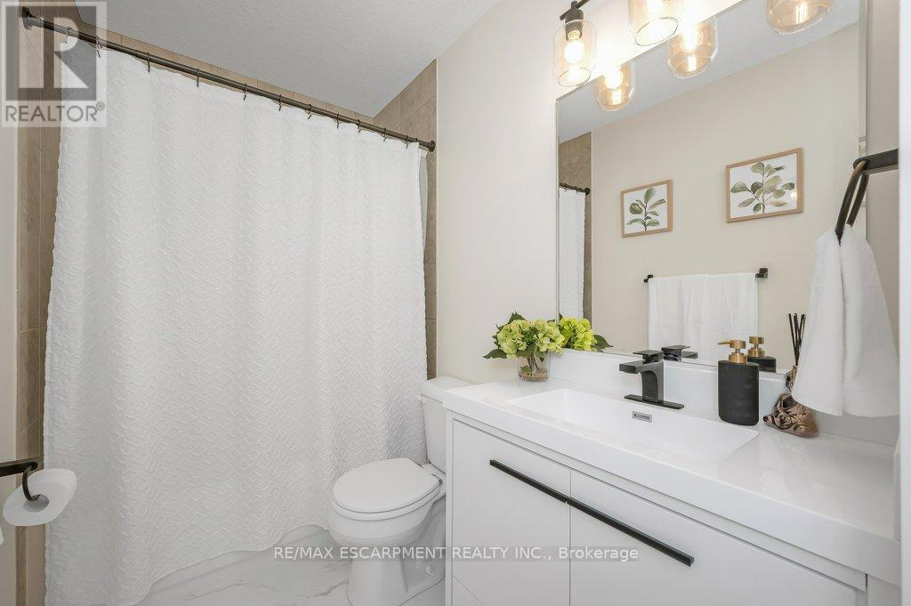 Photo 3 of 14 355 Fisher Mills Road, Cambridge ON