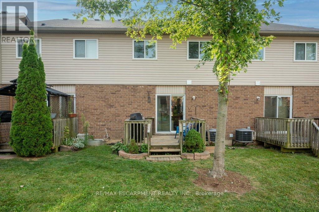 Photo 12 of 14 355 Fisher Mills Road, Cambridge ON
