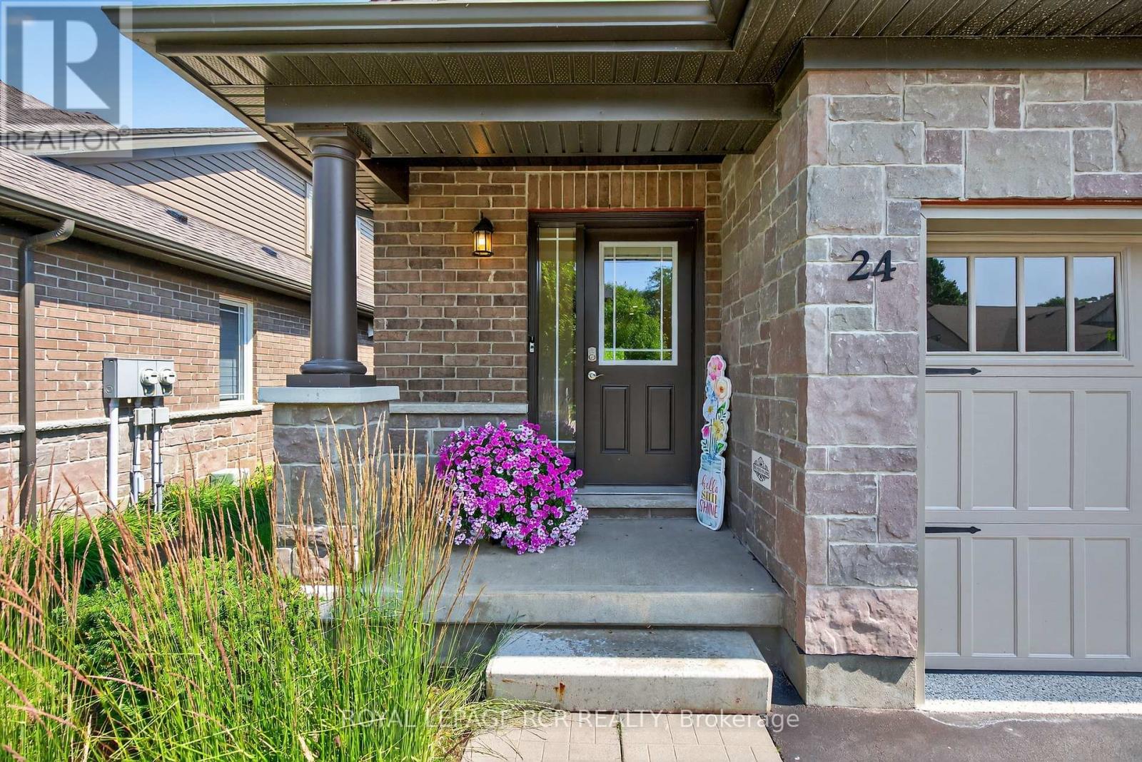 Photo 2 of 24 Westminster Crescent, Centre Wellington ON