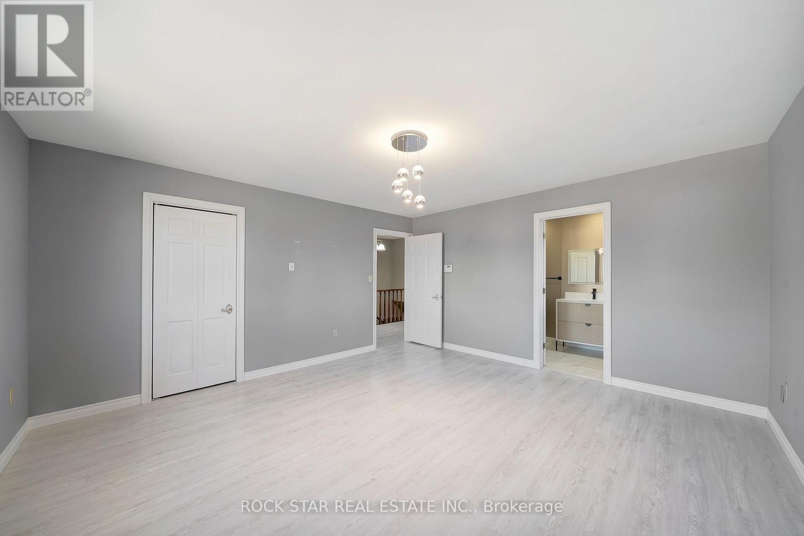 Photo 27 of 7105 York Drive, Niagara Falls ON