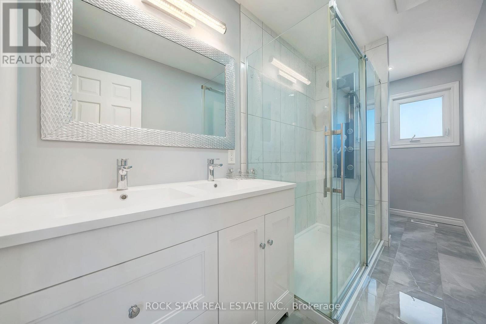 Photo 14 of 7105 York Drive, Niagara Falls ON