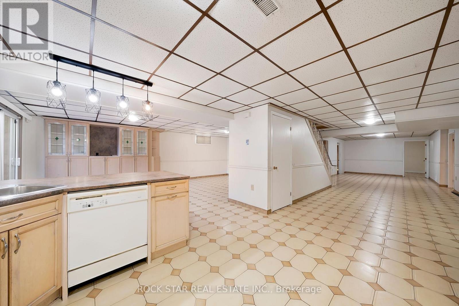 Photo 15 of 7105 York Drive, Niagara Falls ON