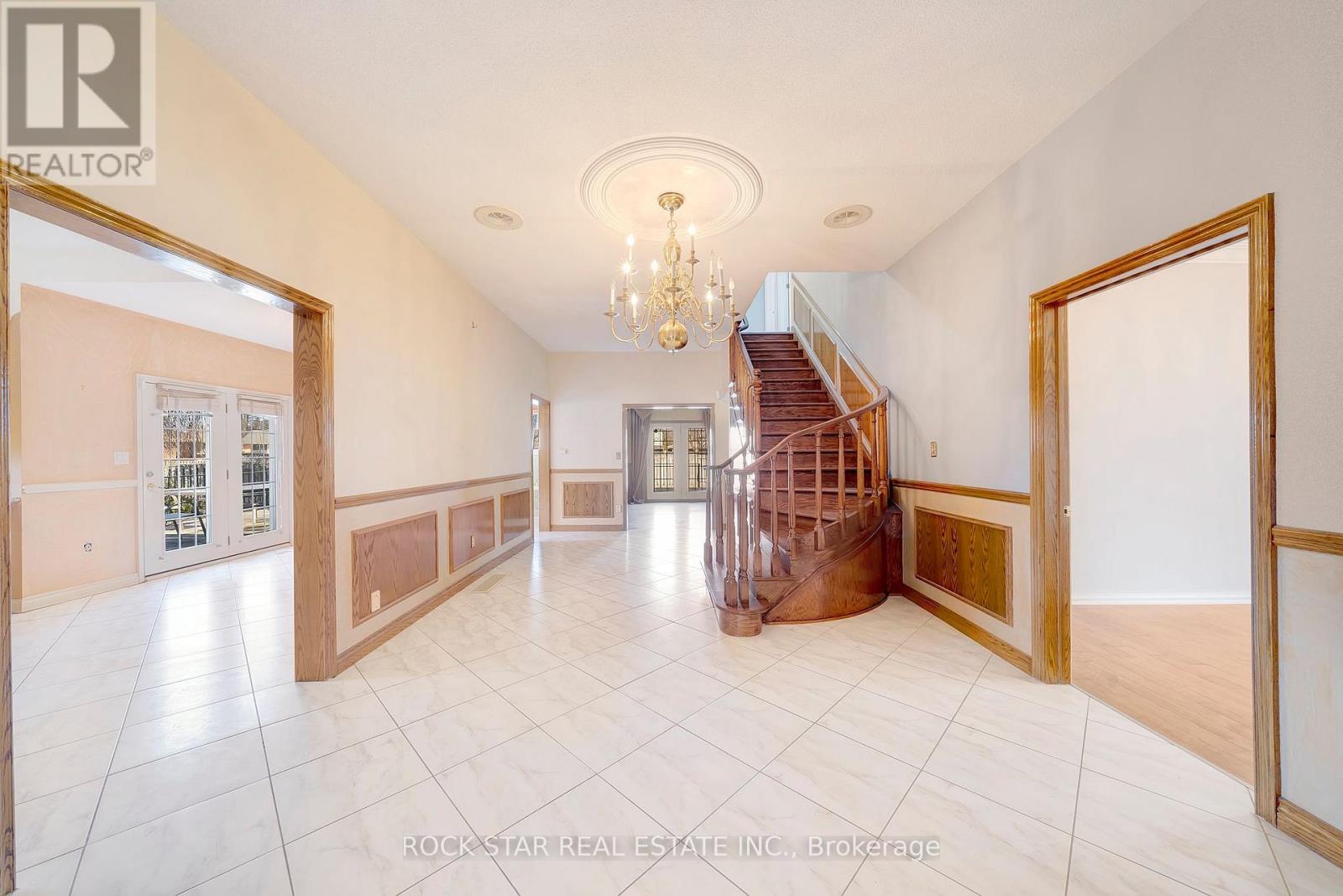 Photo 18 of 7105 York Drive, Niagara Falls ON