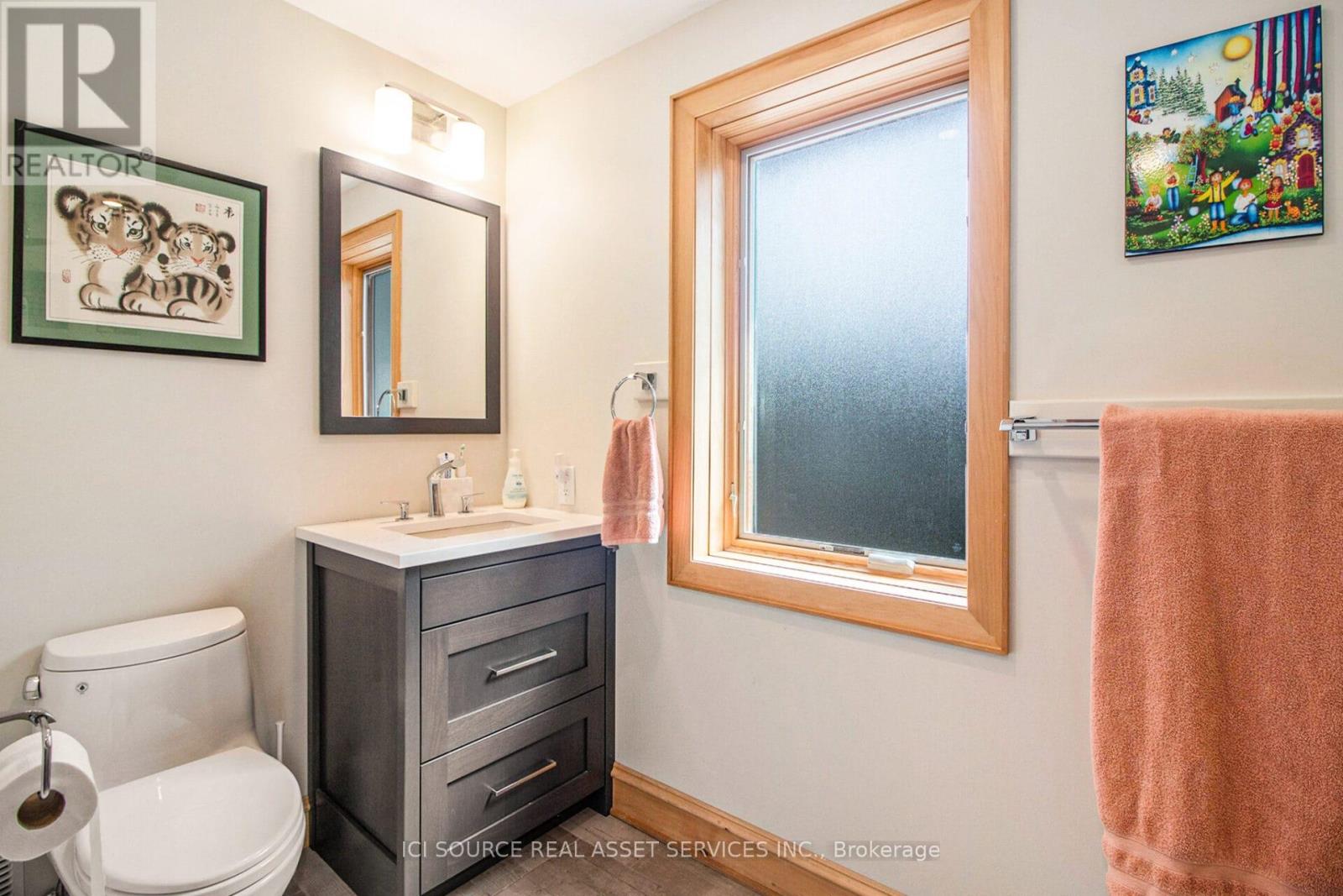 Photo 15 of 53 Birch Avenue, Ottawa ON