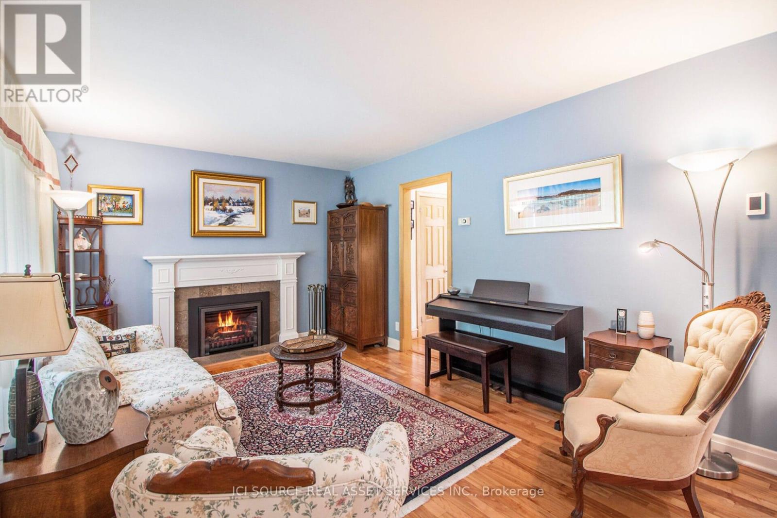Photo 5 of 53 Birch Avenue, Ottawa ON