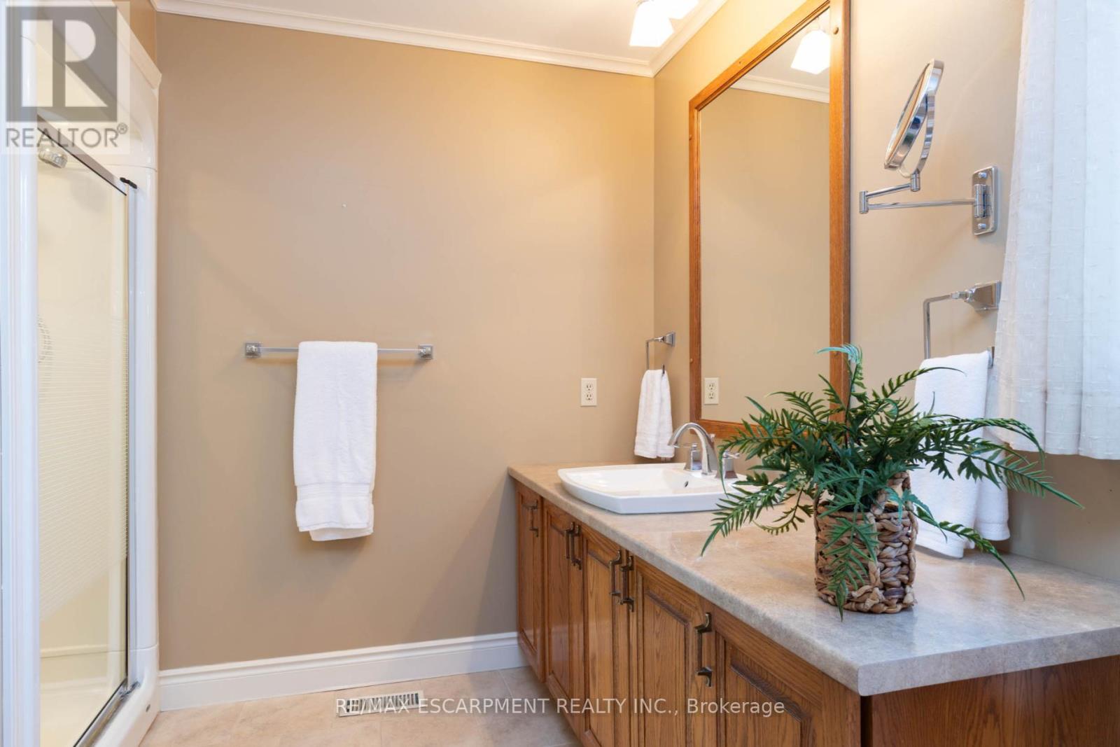 Photo 22 of 1416 Progreston Road, Hamilton ON