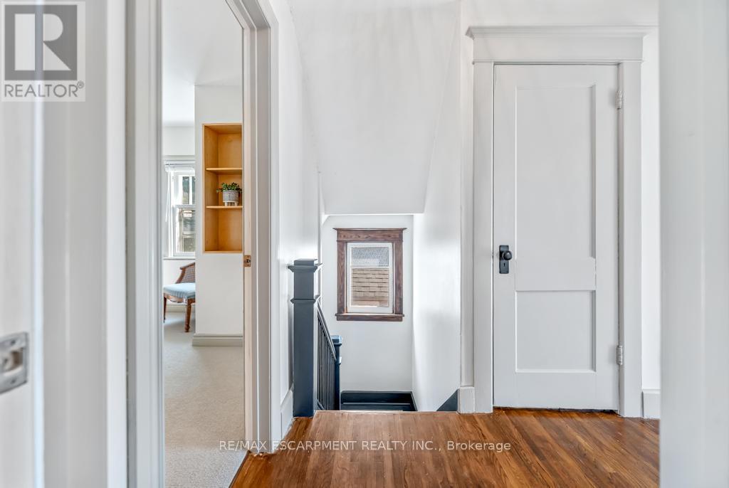 Photo 19 of 47 Eagle Avenue, Brantford ON