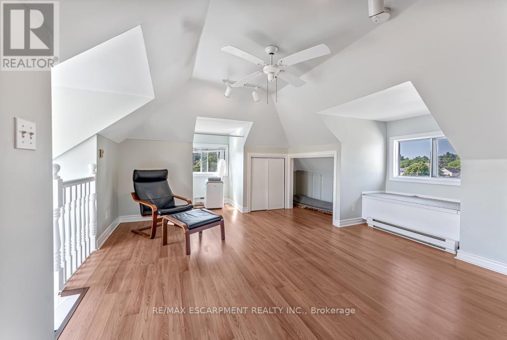 Photo 36 of 47 Eagle Avenue, Brantford ON