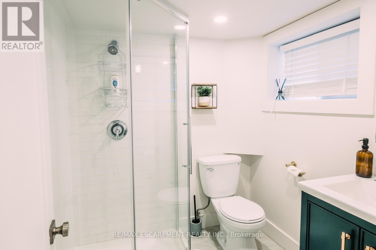 Photo 27 of 47 Eagle Avenue, Brantford ON