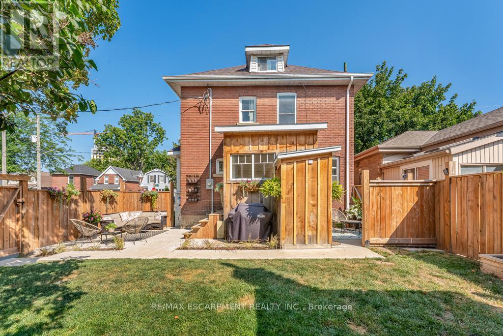 Photo 17 of 47 Eagle Avenue, Brantford ON